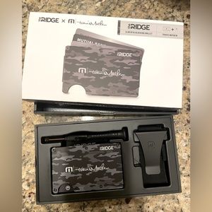 Travis Matthew x Ridge aluminum wallet